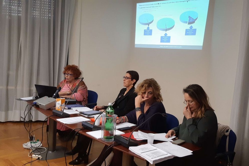Da sinistra: Linda Laura Sabbadini, Anna Del Feo (vicesegretaria Fnsi), Mimma Caligaris (neopresidente Cpo Fnsi), Alessandra Mancuso (presidente uscente Cpo Fnsi)