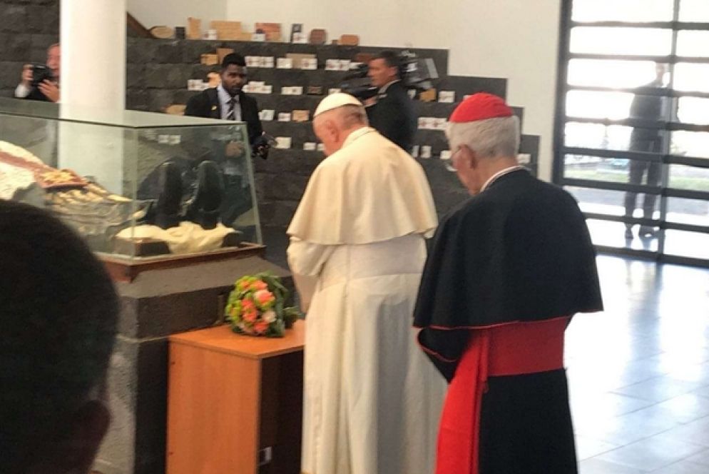 Il Papa al Santuario di padre Laval