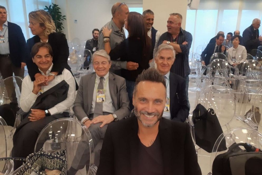 Nek a Nuovi Orizzonti