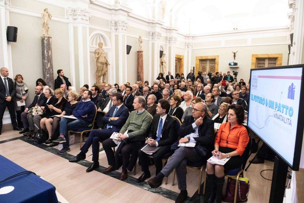 La platea delle associazioni presenti all'assemblea del Forum