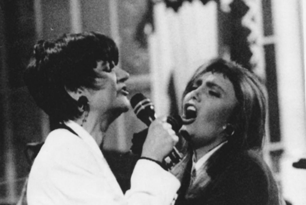 Mia Martini e Loredana Berté sul palco dell'Ariston a Sanremo nel 1993 in "Stiamo come stiamo"