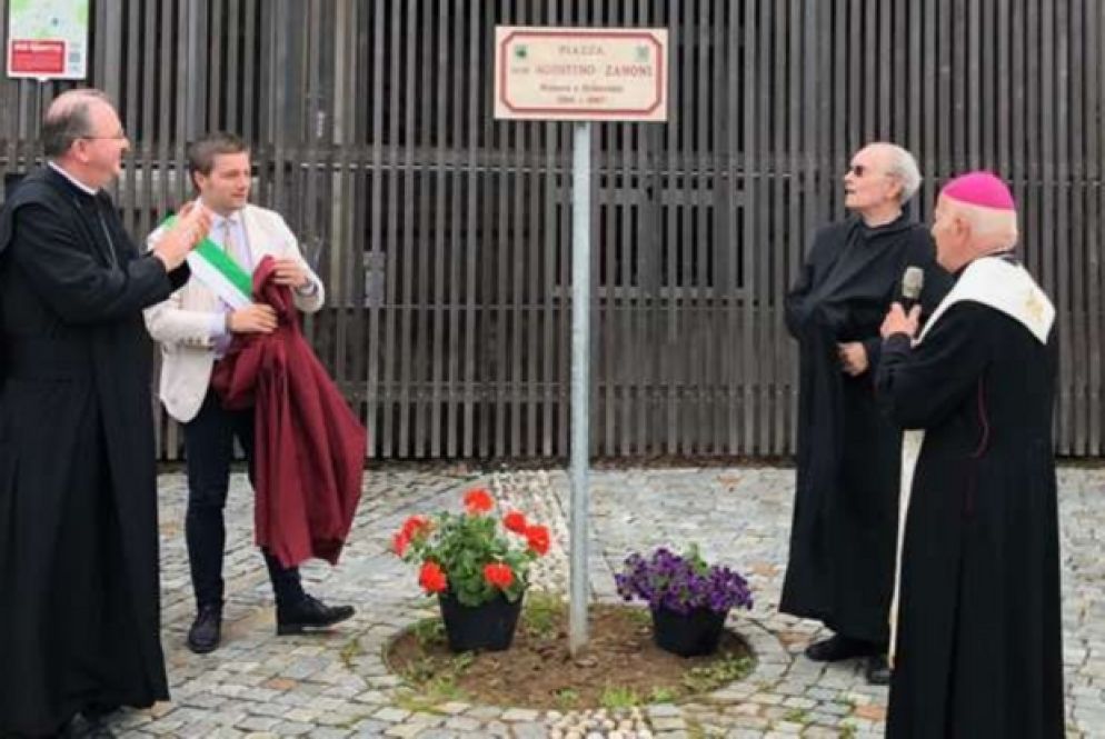 Vilminore di Scalve (Bergamo) 28 luglio 2019 il momento dell'intitolazione della piazza a don Zanoni