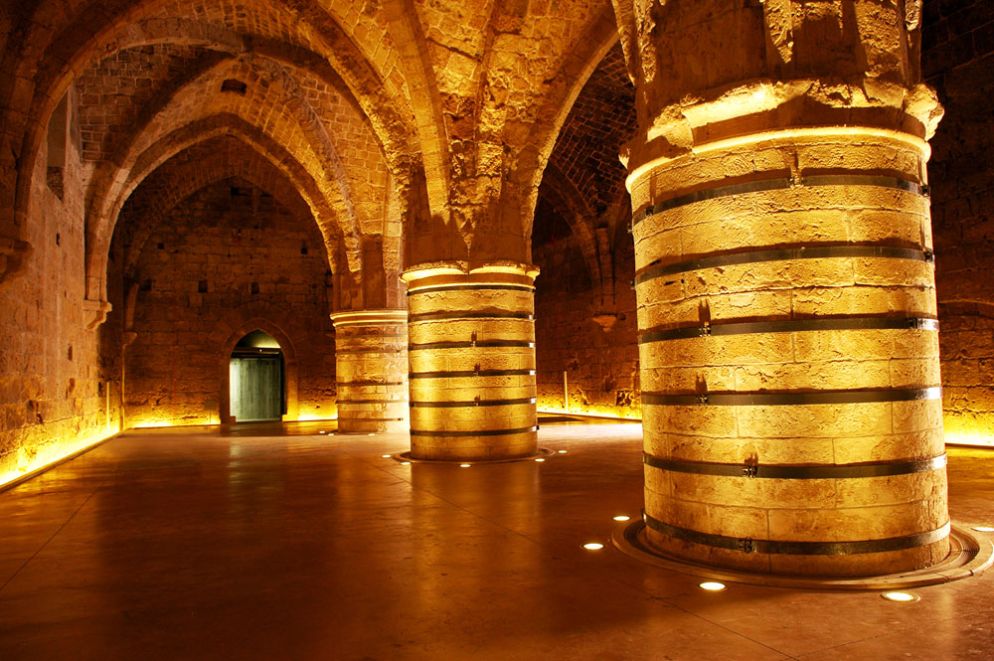 L'impressionante refettorio all'interno della fortezza degli Ospedalieri (foto Compagnia per lo Sviluppo della Città vecchia di Acri)