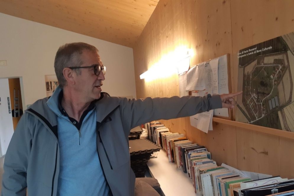 Angelo Benvegnù, presidente del Coges don Lorenzo Milani, nella comunità di recupero Soranzo