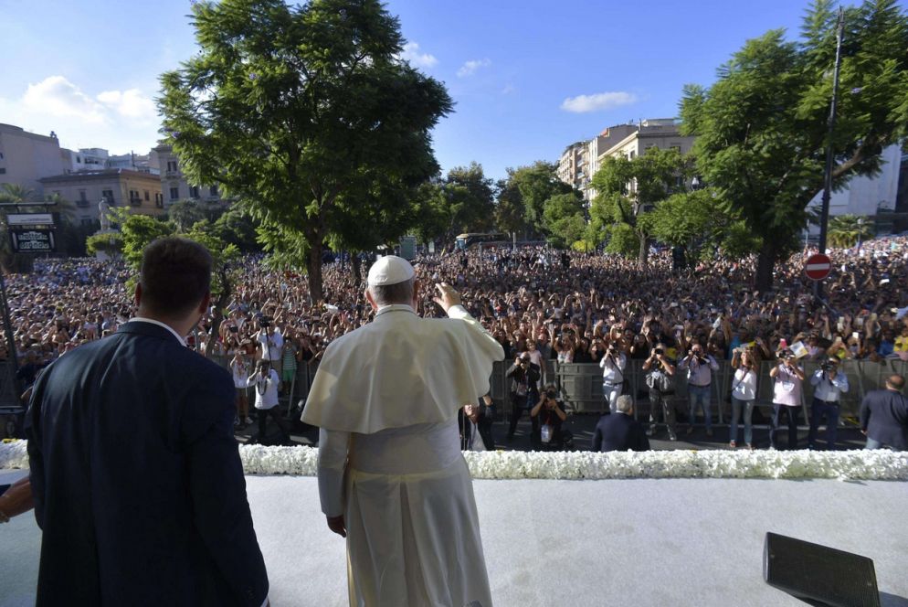L'incontro del Papa con i giovani a Palermo (VaticanMedia/Ansa)
