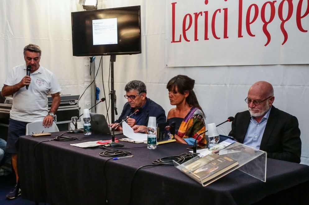 Bartòlo e l'ammiraglio Alessandro con, a sinistra, Bernardo Ratti, curatore dell'evento