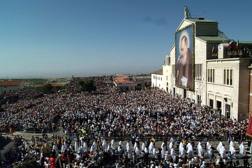 San Giovanni Rotondo nel giorno della canonizzazione di Padre Pio