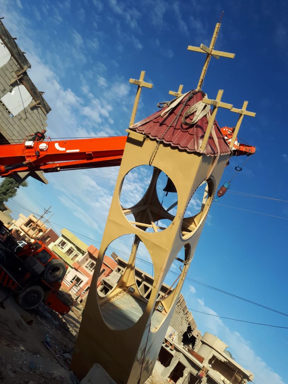 Un'immagine dei lavori di sistemazione del campanile