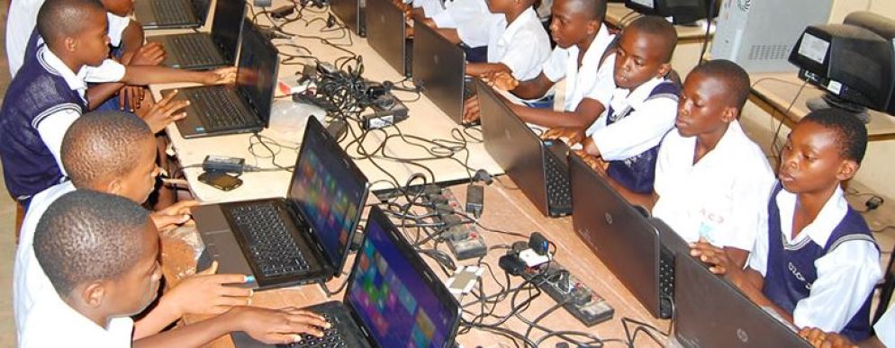 In classe alla St.John's Science and Technical College di Alor (dal sito della scuola)