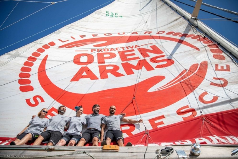 Sul veliero Astral di Open Arms in una delle 62 missioni in mare (Operazione Mediterranea / Mich Seixas)