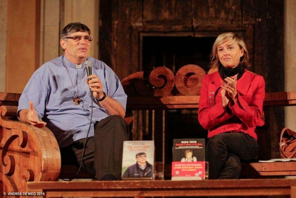 Don Maurizio Patriciello e Nadia Toffa