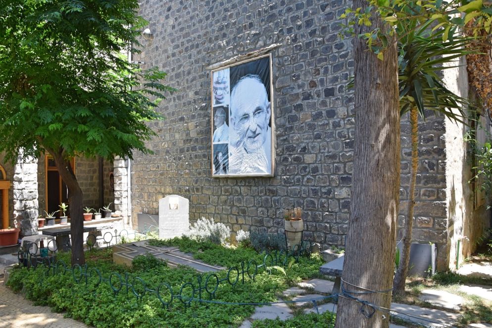 La tomba del gesuita testimone di tutte le atrocità