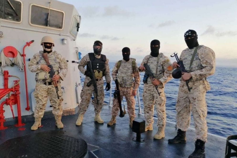 Nelle foto pubblicate su Twitter da sostenitori di Serraj, si vedono le navi donate dall'Italia in asseto da combattimento