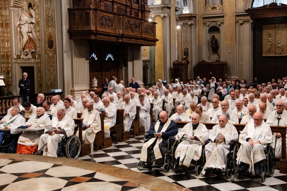 Caravaggio: ben 130 i sacerdoti anziani e malati che hanno concelebrato la Messa (Itl-Monica Fagioli)