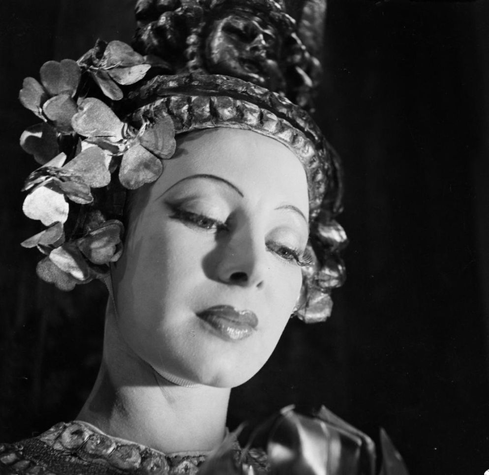 Lucette Almanzor in scena nel 1938