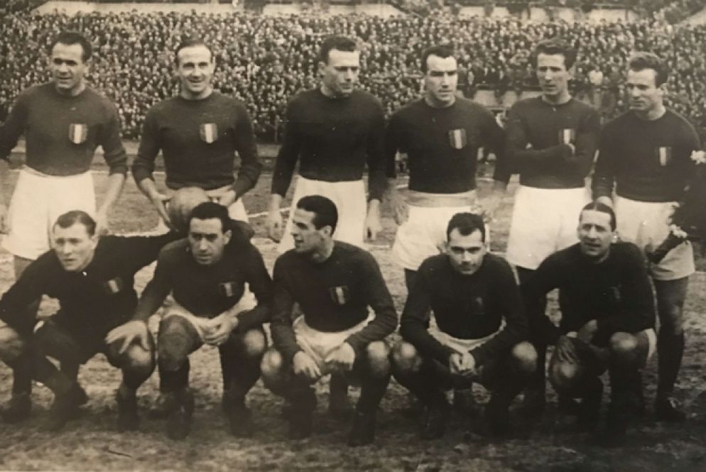Il Grande Torino nella formazione ufficiale con Aldo Ballarin (foto Museo Aldo e Dino Ballarin)