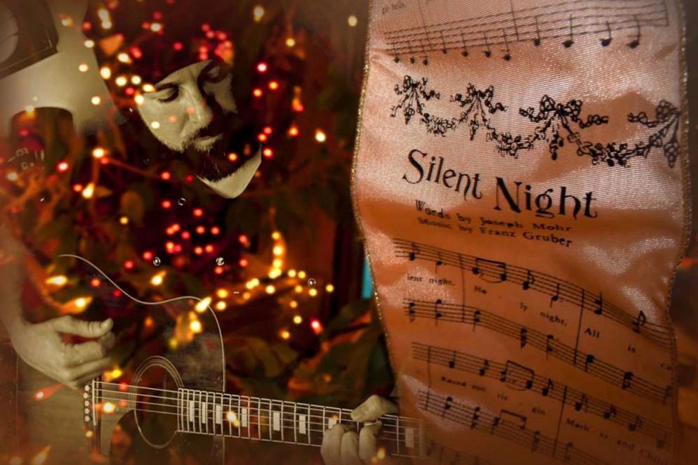 La traduzione in inglese con il titolo "Silent night" è del 1859