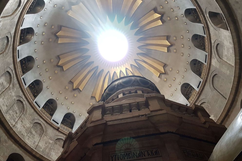 L'interno della Basilica del Santo Sepolcro a Gerusalemme (foto Gambassi)