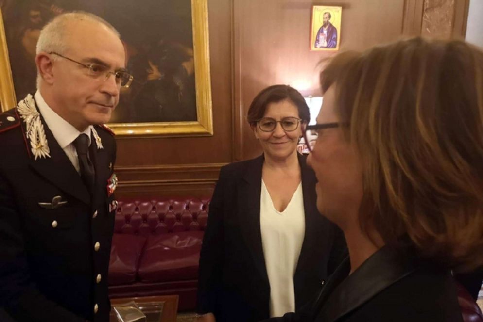 Il comandante generale dell'Arma dei carabinieri Giovanni Nistri con il ministro della Difesa Elisabetta Trenta (al centro) e Ilaria Cucchi (Ansa)