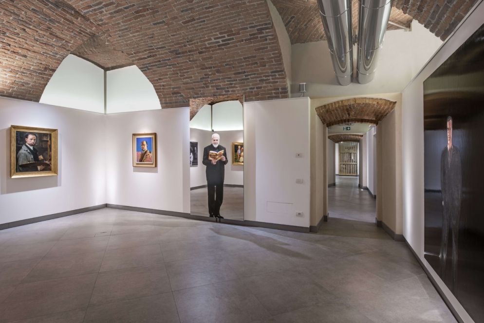 Una sala della mostra "Padre e figlio" a Palazzo Gromo Losa, a Biella (Damiano Andreotti)