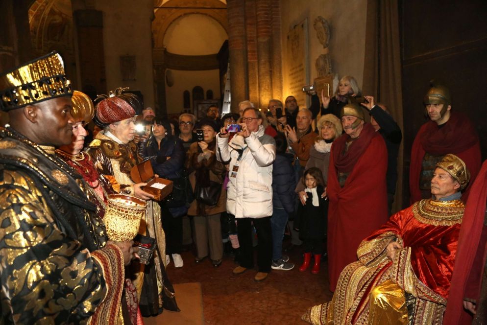 Basilica di Sant'Eustorgio: un altro momento del corteo dei Magi (Fotogramma)