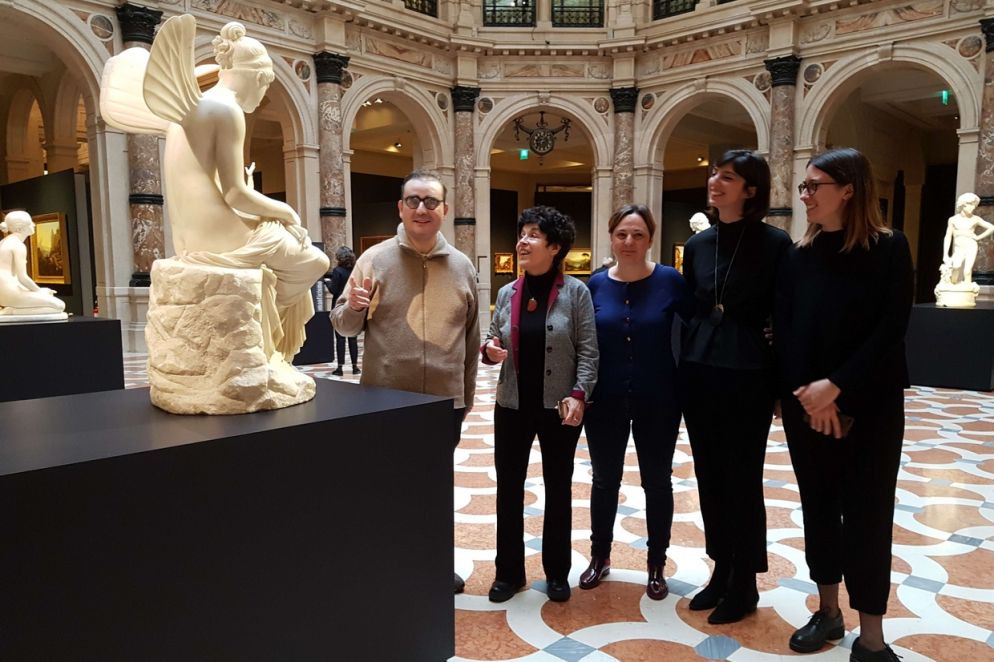 Alle Gallerie d'Italia il gruppo dell'associazione Art Up che raccoglie le «guide speciali» toccate dal disagio psichico