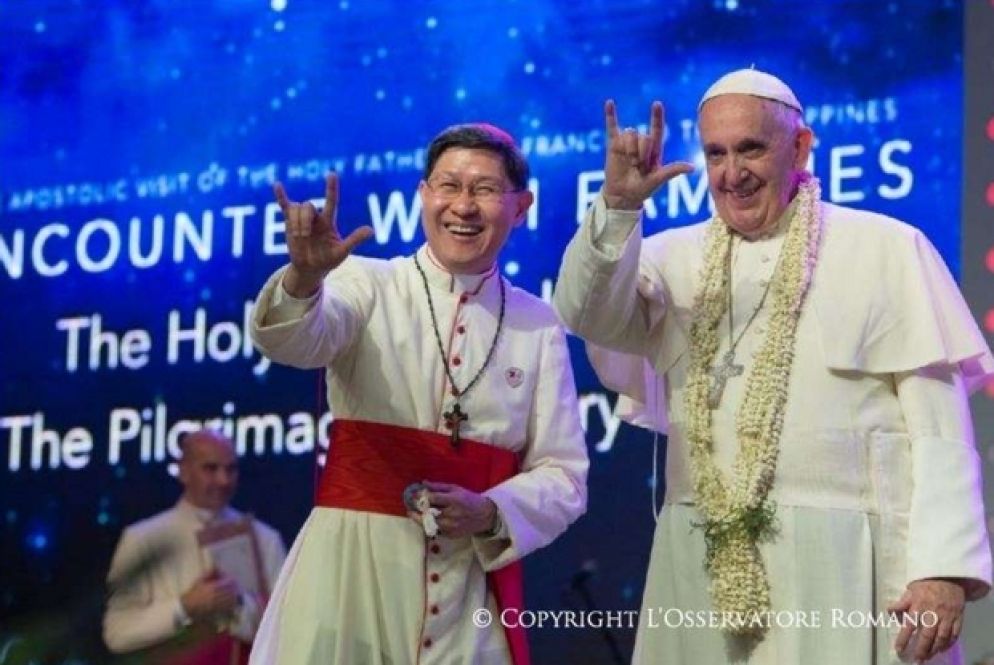Il Papa e il cardinale Tagle a Manila (L'Ossrrvatore Romano)