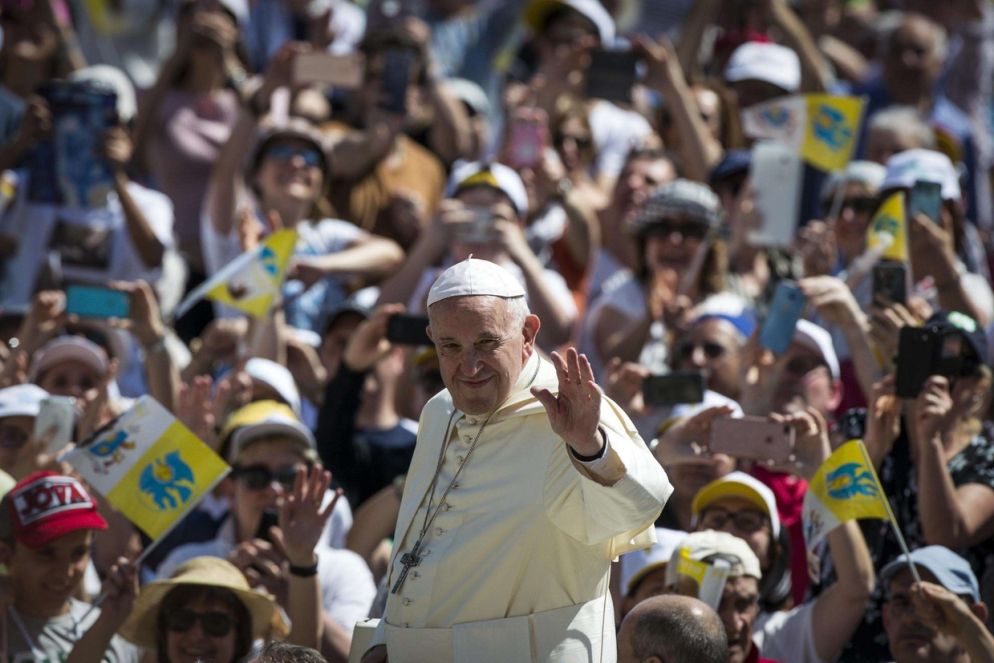 Il Papa incontra le diocesi di Cesena e Bologna (Fotogramma)
