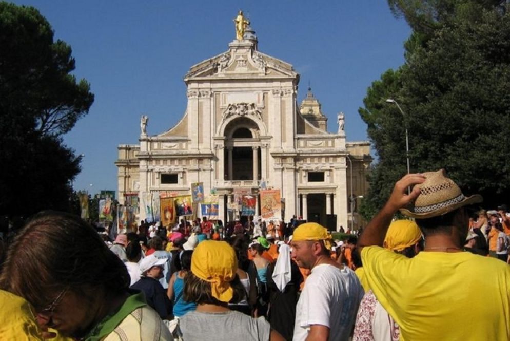 L'arrivo della Marcia francescana a Santa Maria degli Angeli per il Perdono di Assisi