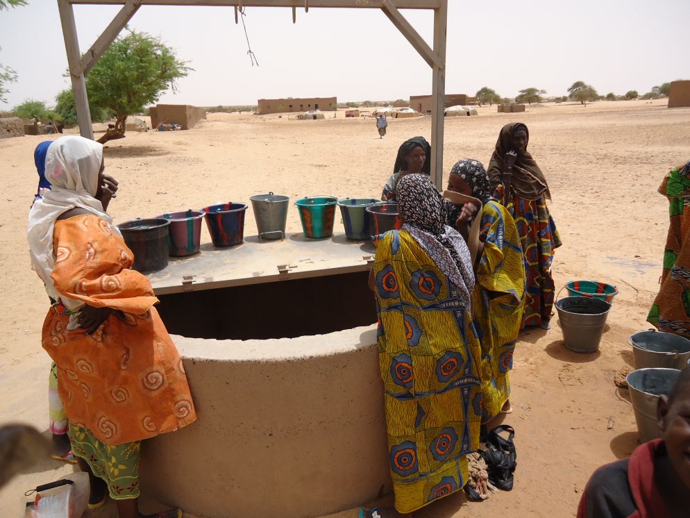 Uno dei 100 pozzi costruiti da Lvia per garantire acqua pulita ad 85mila persone nel Nord del Mali