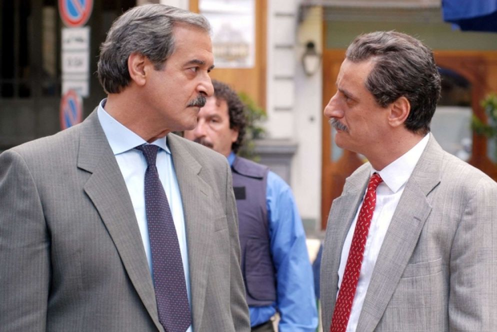 Ennio Fantastichini nel ruolo di Falcone insieme a Giorgio Tirabassi nella fiction "Paolo Borsellino"