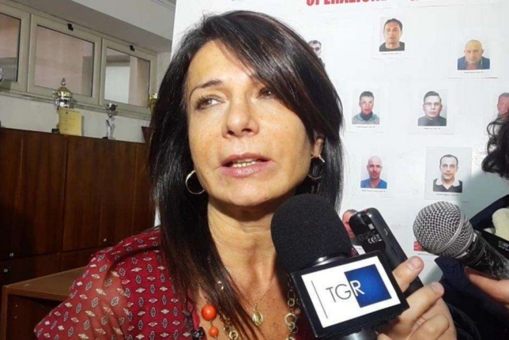 Lia Sava - Mamma di due figli, vive sotto scorta: «Quello sguardo di Borsellino mi ha cambiata per sempre»