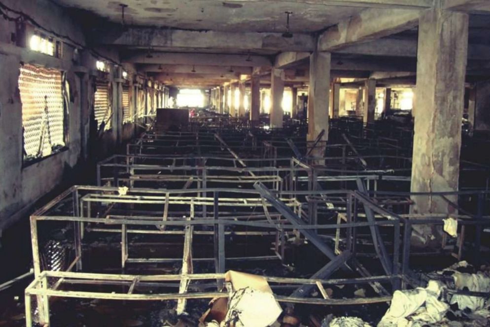 Lo stabilimento Ali Enterprises dopo l'incendio