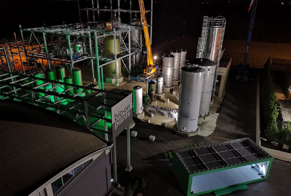 Lo stabilimento dell'azienda a Castel San Pietro Terme, in provincia di Bologna (foto Twitter)