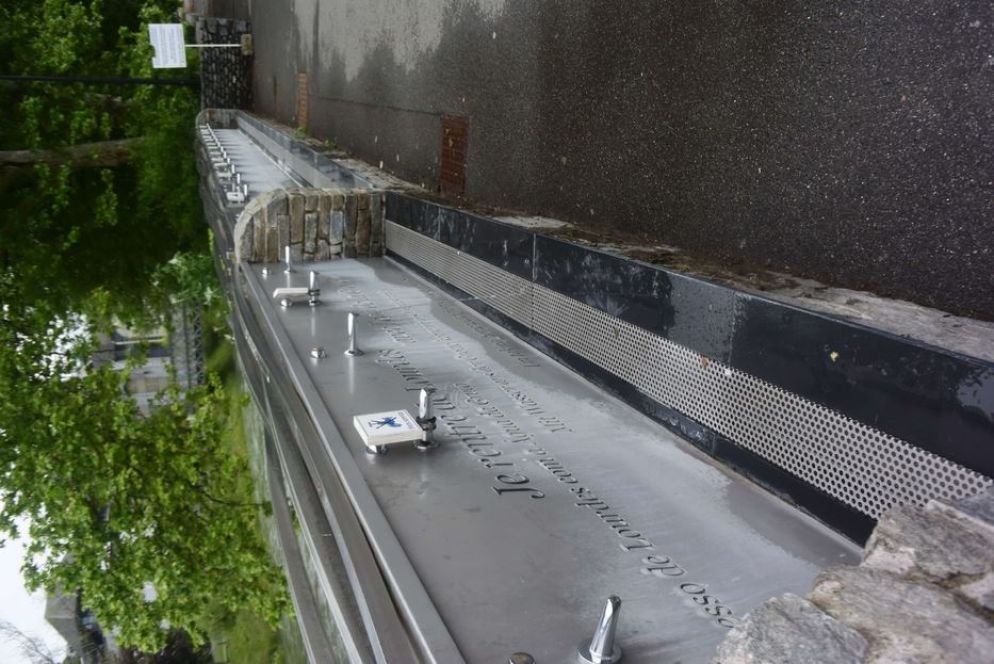 I fedeli, al termine di una breve visita, potranno ripartire con l’acqua benedetta delle fontanelle, che scorreranno di continuo per minimizzare i contatti