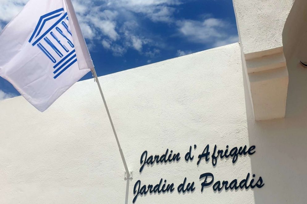 Inaugurato dallo scultore Rachid Koraichi, si chiama "Giardino d'Africa" e si trova a Zarzis. "Vorrei dare a queste persone un primo assaggio del paradiso" ha spiegato il creatore.