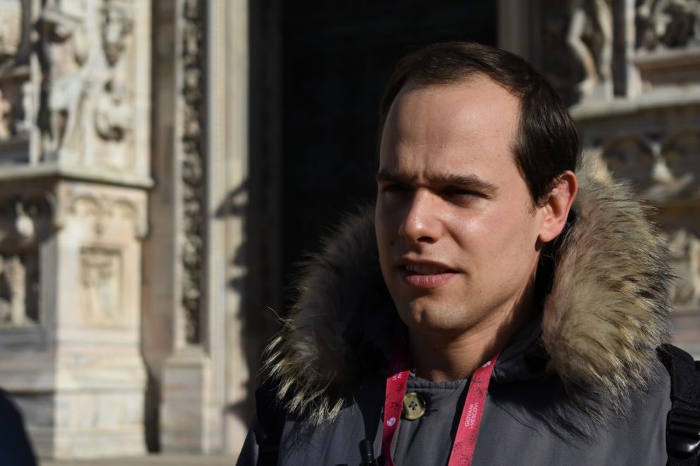 Marco Pegorini viene dalla diocesi di Cremona e in Duomo a Milano parla di “Vocazione e Lavoro”. "E’ un ambito che riguarda tutta la nostra vita e mi è piaciuta la concretezza con cui se ne è parlato, l’ascolto è alla base anche in questa tematica, cioè voler accompagnare gli altri nel discernimento personale”. I giovani al tavolo “Vocazione e Lavoro” hanno sottolineato come Vocazione non sia quello che si fa ma quello che si è. “Io non faccio il medico, sono un medico, non faccio l'insegnante, sono un insegnate”, puntualizzano i ragazzi.  Questo tipo di consapevolezza e di amore che si mette dietro una scelta di vita “rappresenta un po' una boa nel mare in tempesta, io cerco di rimanere autentico e rimanere quello che sono. E questo si declina a molte cose”.