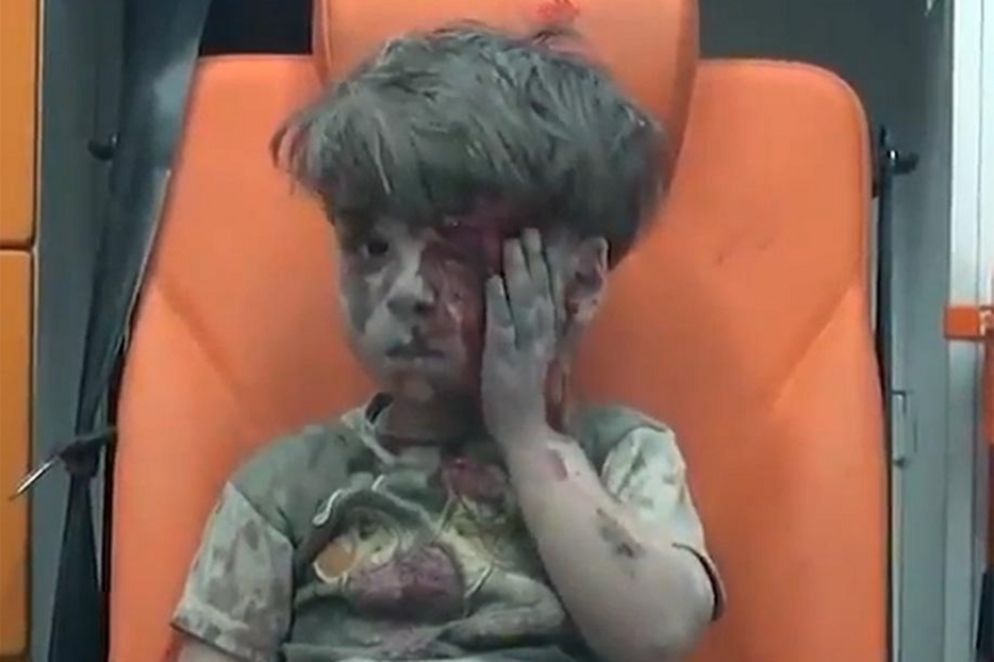 Paura - Omran aveva 5 anni il 17 agosto 2016 quando fu ritratto su una ambulanza
