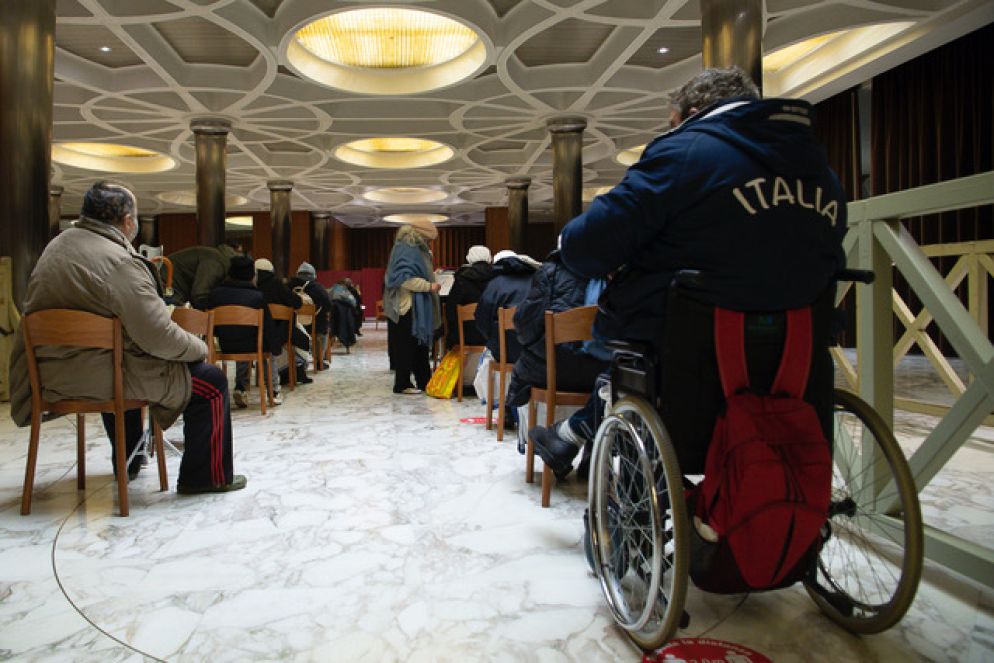 La vaccinazioni dei senza dimora nell'Aula Paolo VI - Vatican Media