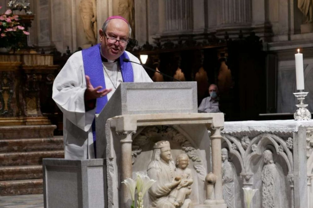 Il vescovo Cantoni durante la sua riflessione in Duomo - Foto Il Settimanale della Diocesi di Como
