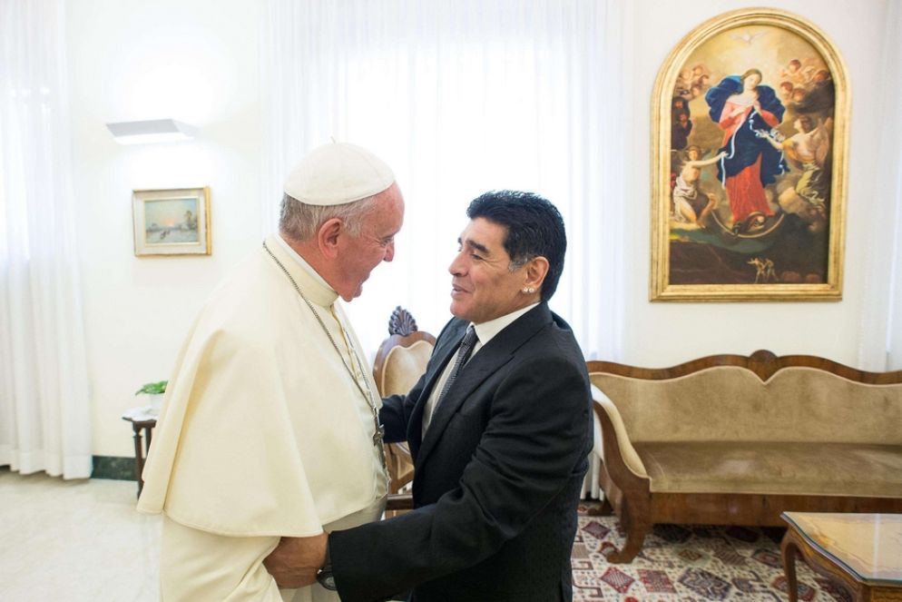 Maradona con papa Francesco il 4 settembre 2014 - Ansa / Osservatore Romano