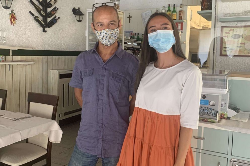 Il ristoratore Davide Franzoso con il suo "sponsor" di Fastweb, Yasmine Bale - Fastweb