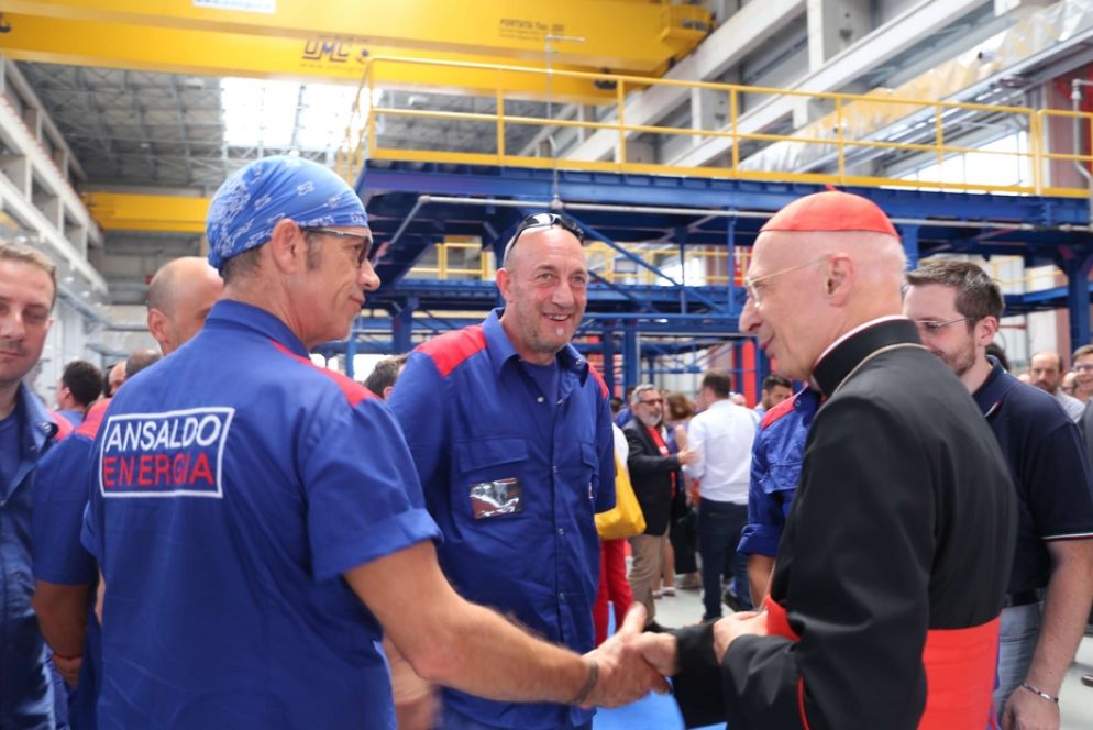 Il cardinale Bagnasco all'Ansaldo di Genova