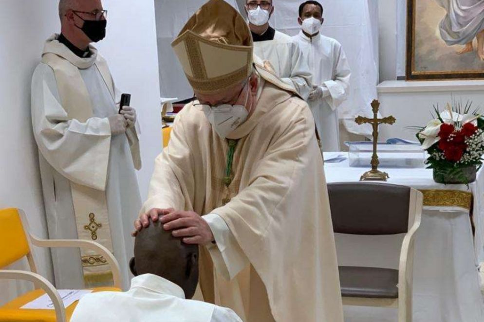L'ordinazione di padre Livinius - Per concessione dell'Ordine dei Chierici regolari della Madre di Dio