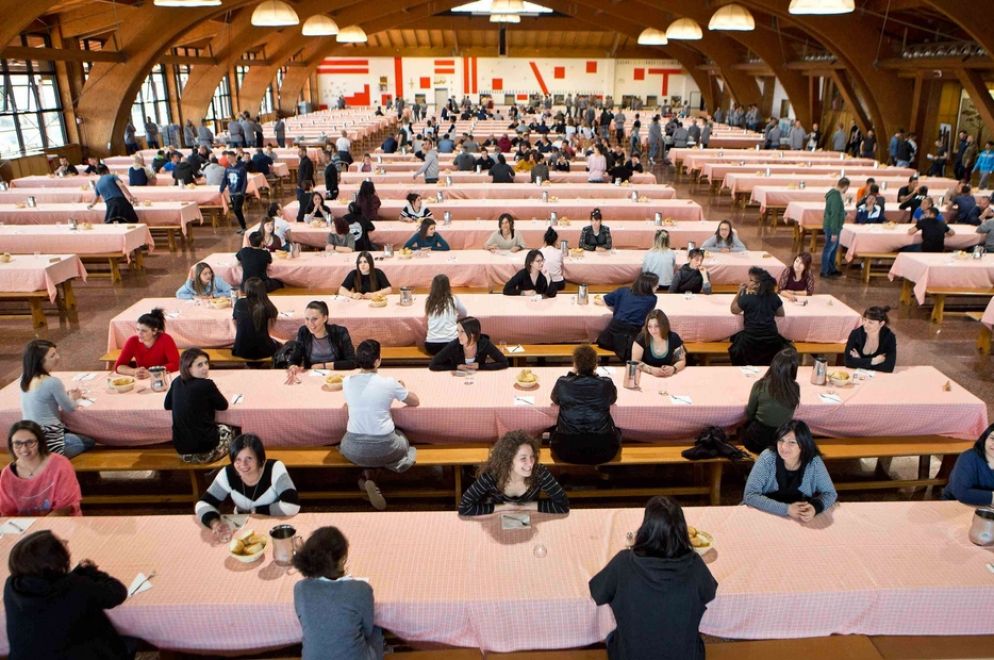 La sala da pranzo della comunità di San Patrignano in tempo di Covid