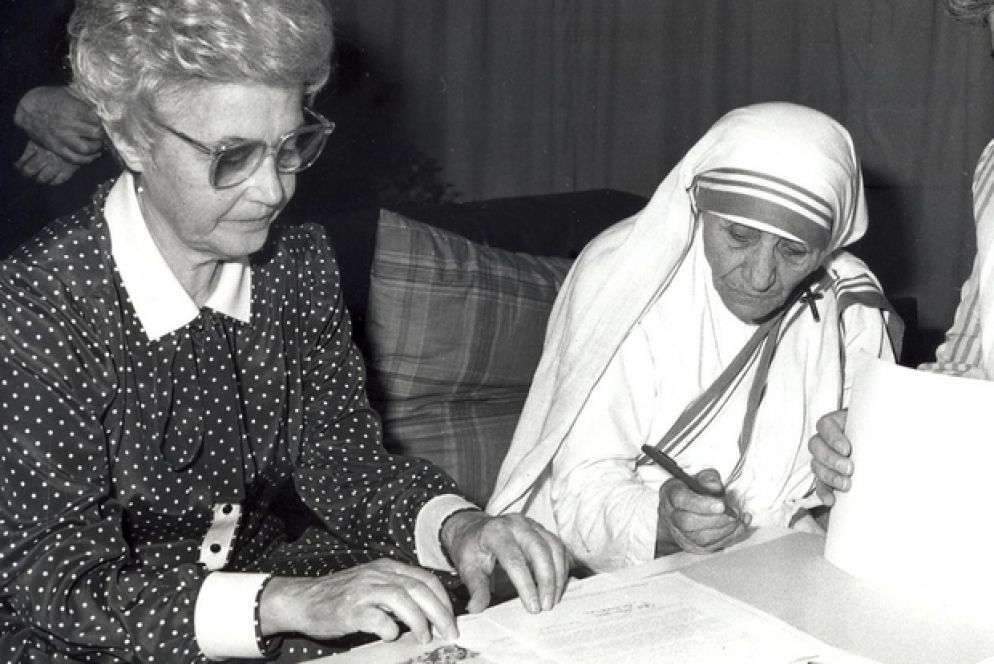 Chiara Lubich con Madre Teresa di Calcutta - (archivio Avvenire)