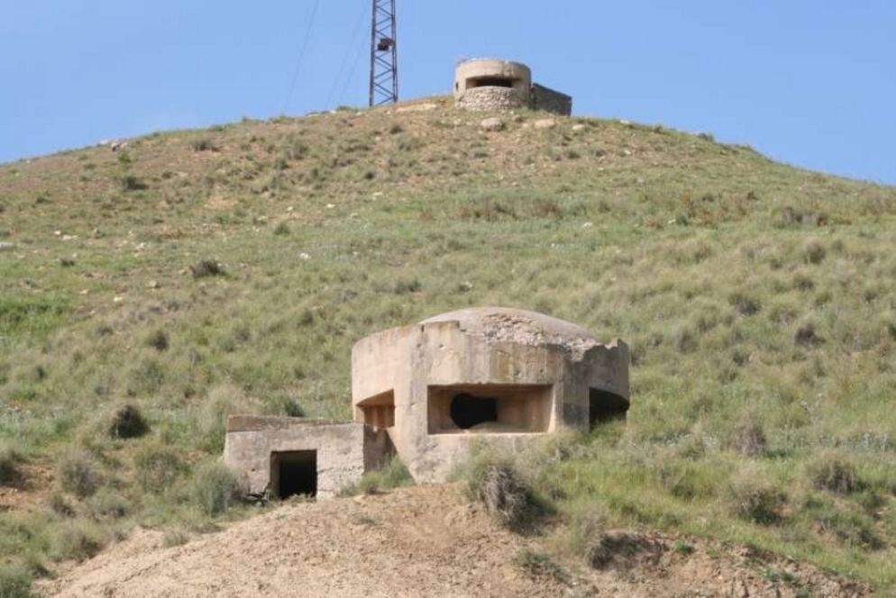 Alcuni bunker situati su Monte l'Apa a nord di Gela - Foto Salvatore Reale