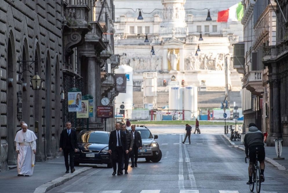 Il Papa in pellegrinaggio in Via del Corso - Vatican Media