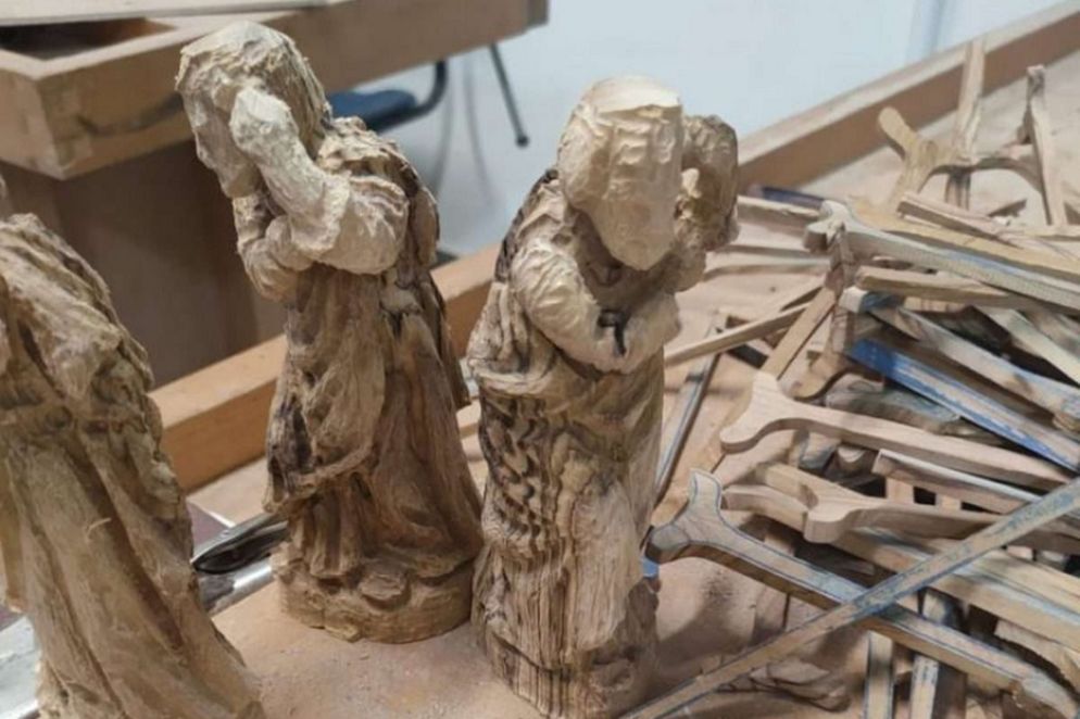 Un particolare del banco di lavoro del laboratorio artigianale - Foto cooperativa sociale Qum