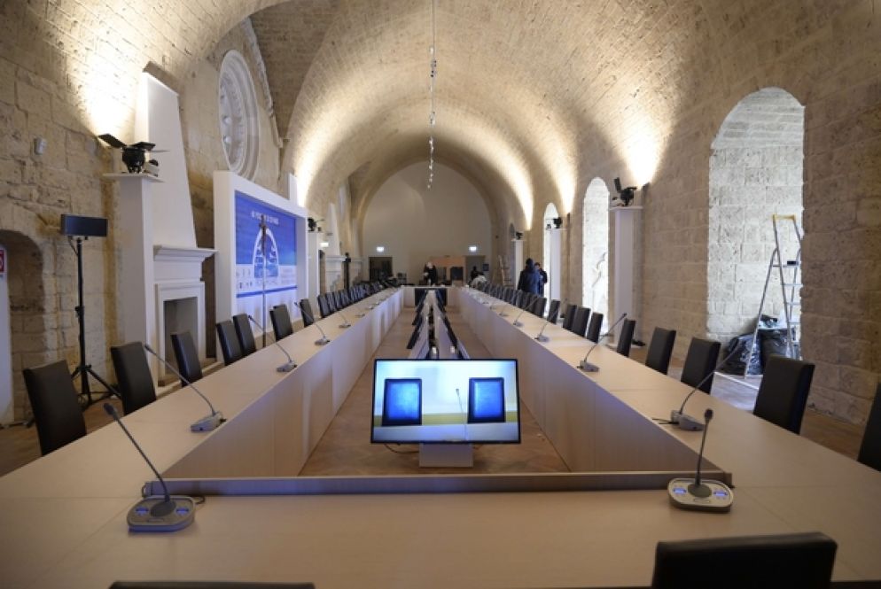 La sala del Castello svevo dove si svolgerà l'incontro "Mediterraneo, frontiera di Pace" - Siciliani
